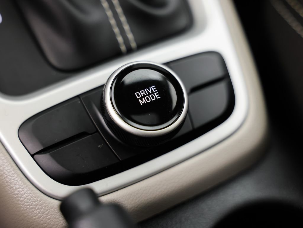 Used 2022 Hyundai Venue SEL image 29