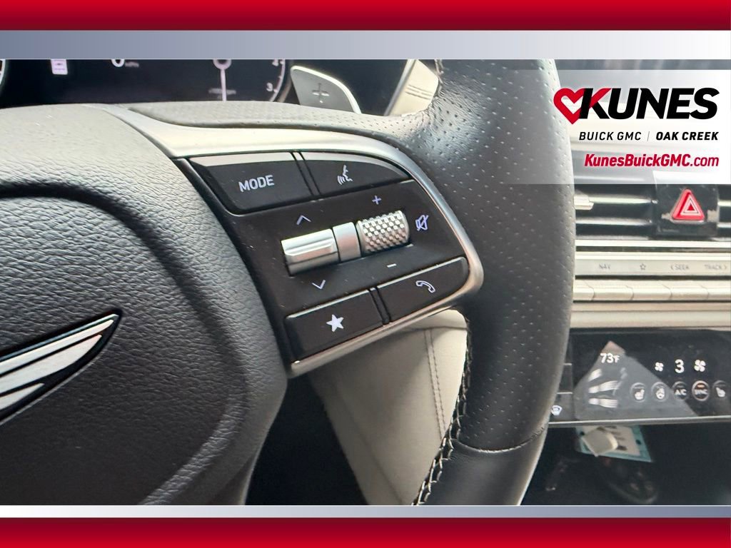 Used 2025 Genesis G70 2.5T AWD/4WD image 13