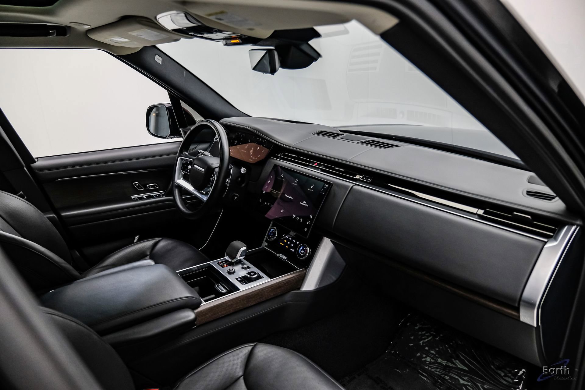 Used 2023 Land Rover Range Rover SE image 42