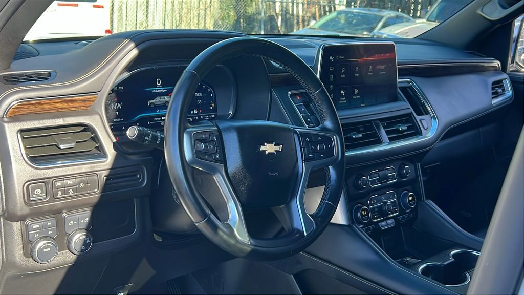 Used 2023 Chevrolet Suburban Premier AWD/4WD image 19