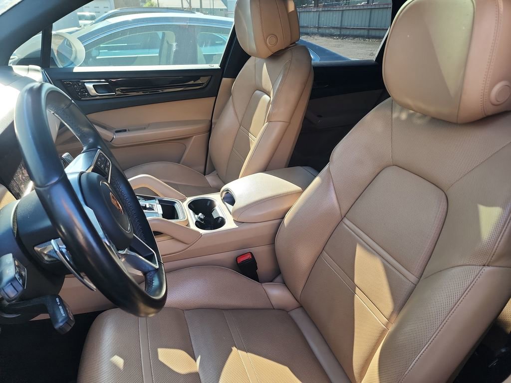 Used 2020 Porsche Cayenne AWD/4WD image 10