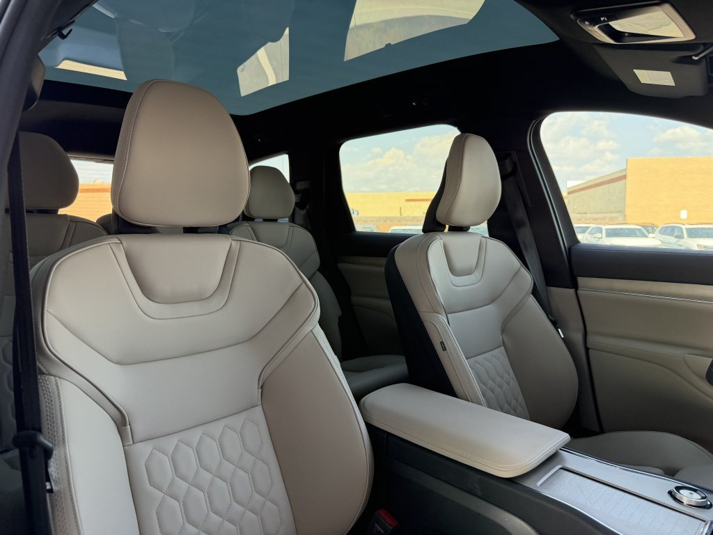 Used 2025 Volvo EX90 Plus w/ Protection Package Premier AWD/4WD image 43