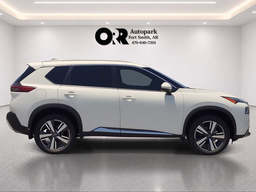 Used 2023 Nissan Rogue Platinum w/ Platinum Premium Package FWD image 5