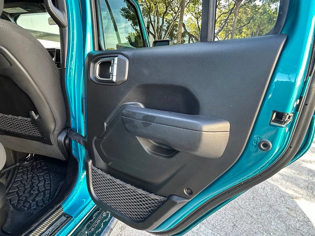 Used 2024 Jeep Wrangler Unlimited Rubicon 4xe AWD/4WD image 35