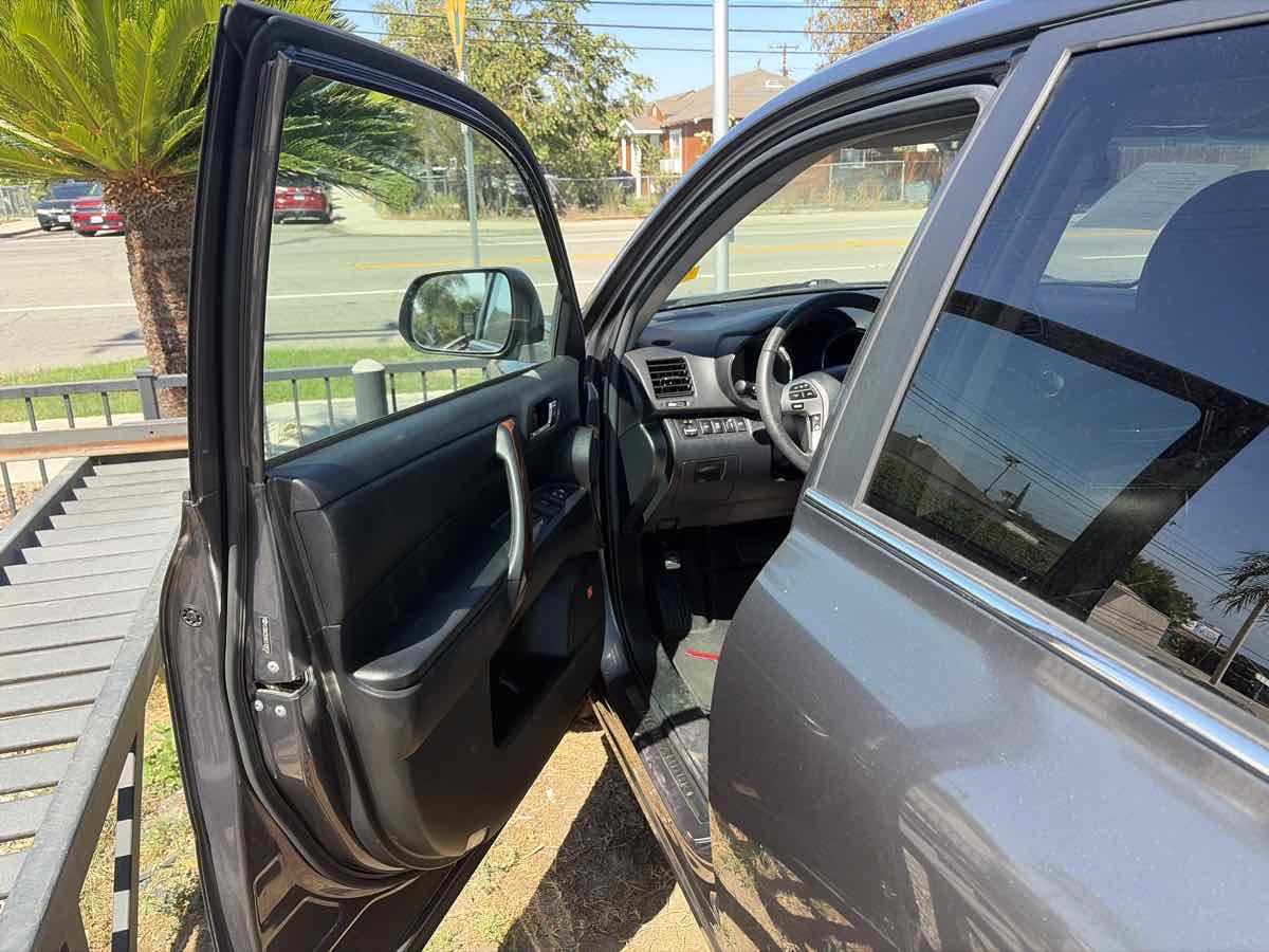 Used 2012 Toyota Highlander Limited w/ Tow Pkg AWD/4WD image 5