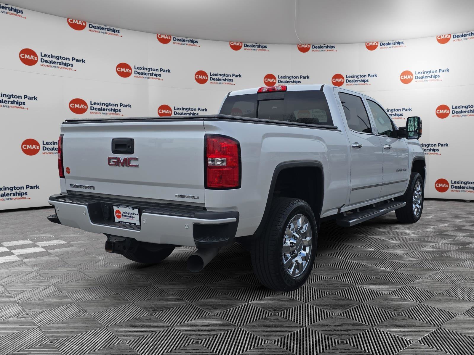Used 2018 GMC Sierra 2500 Denali w/ Duramax Plus Package image 7