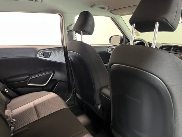 Used 2024 Kia Soul LX w/ Option Group 015 FWD image 15