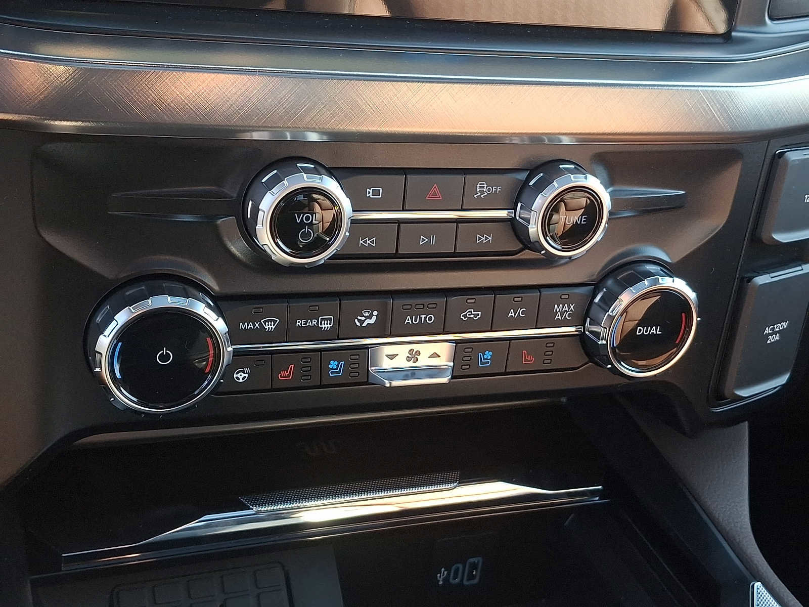 New 2026 Ford F350 4x4 Crew Cab Super Duty image 14