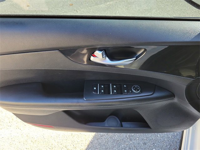 Used 2022 Kia Forte GT-Line image 16