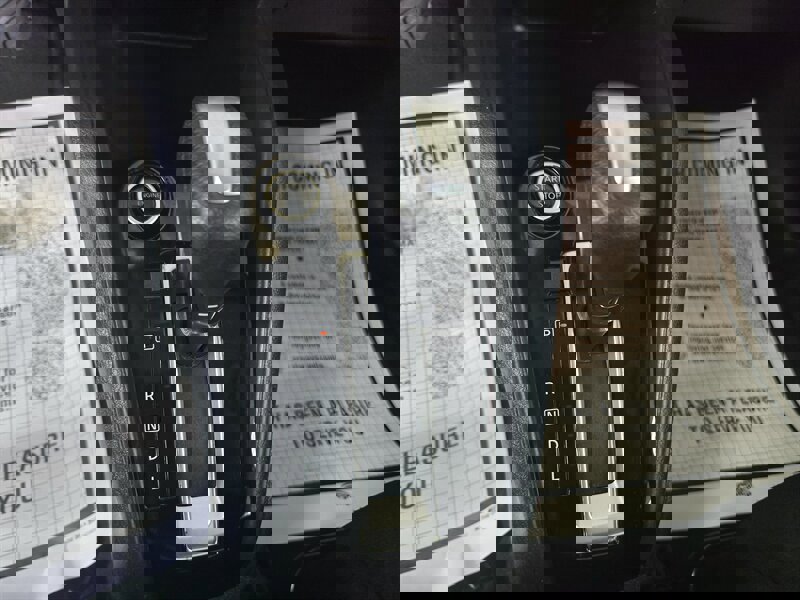 Used 2020 Nissan Kicks S image 18