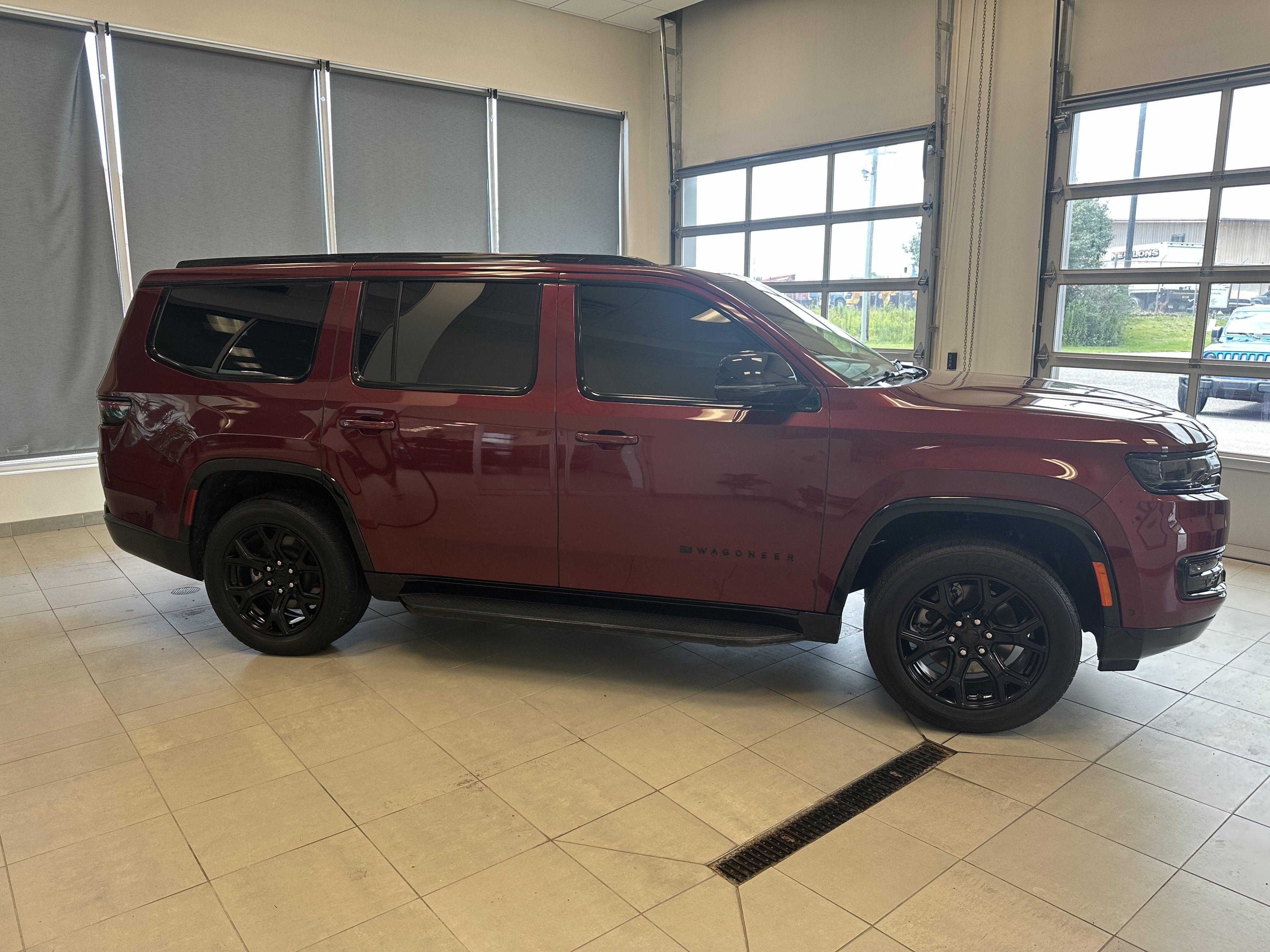 Used 2024 Jeep Wagoneer Series II AWD/4WD image 4