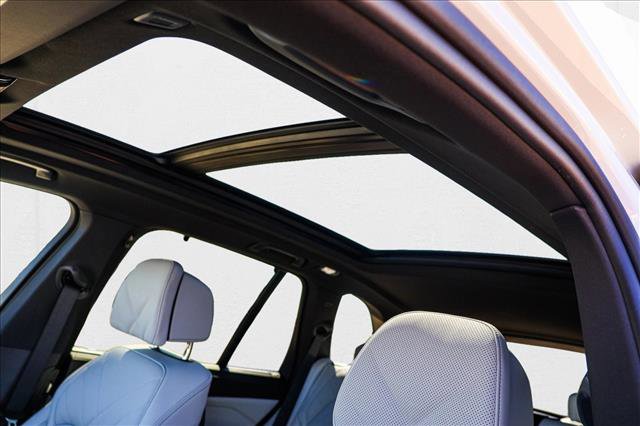 New 2026 BMW X5 M60i w/ Executive Package image 11