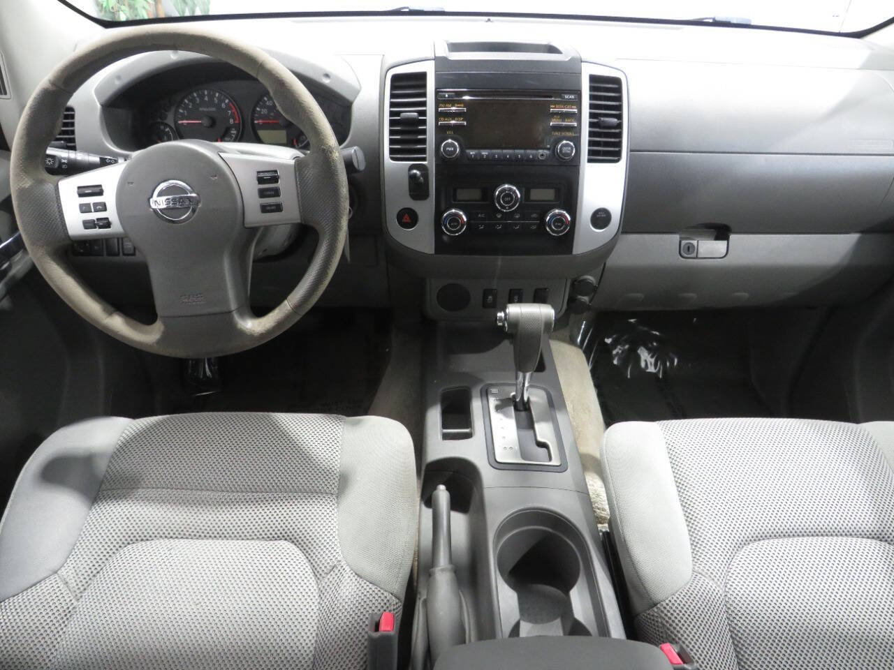 Used 2013 Nissan Frontier SV w/ SV Value Truck Pkg RWD image 15