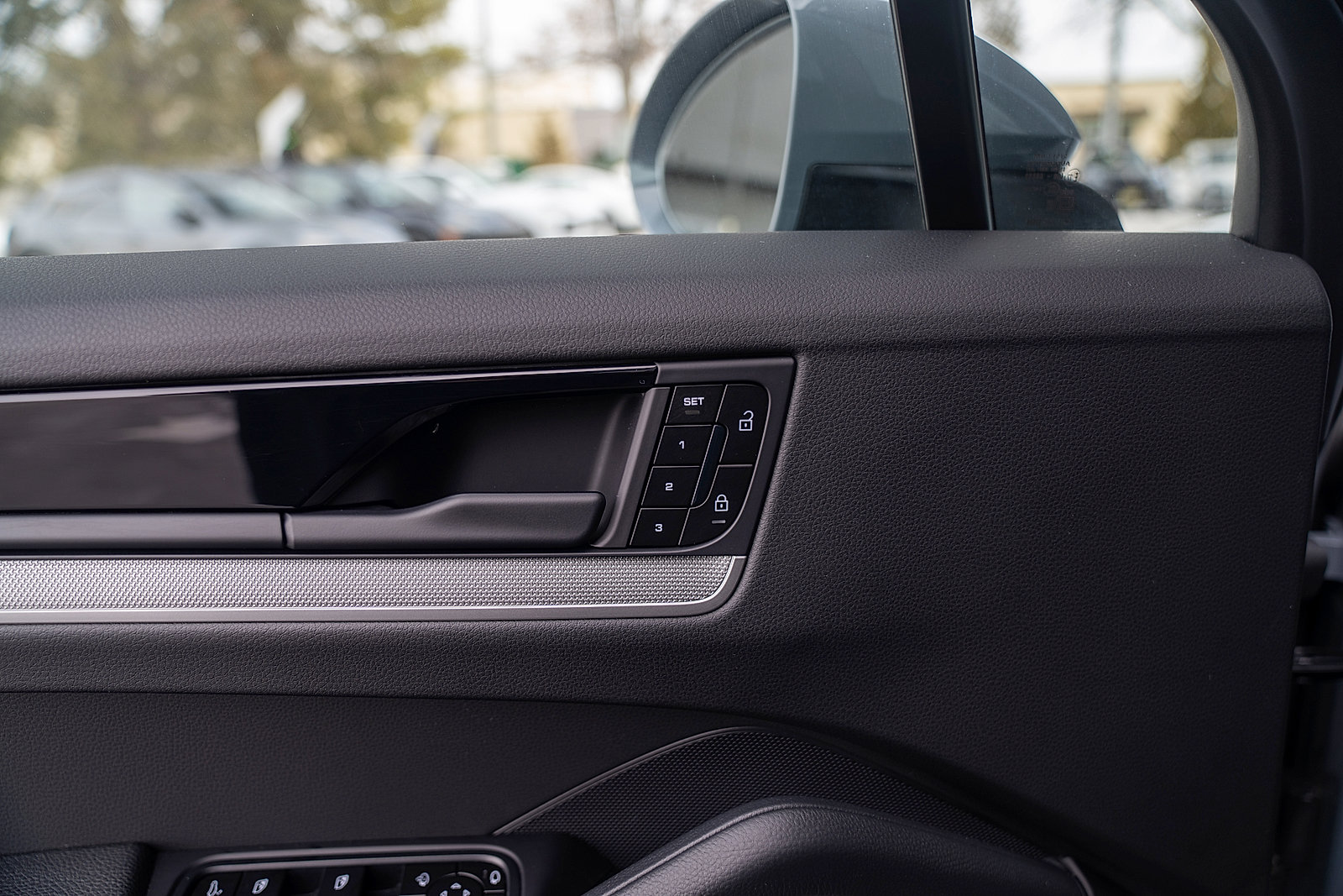 Certified 2025 Porsche Cayenne image 17