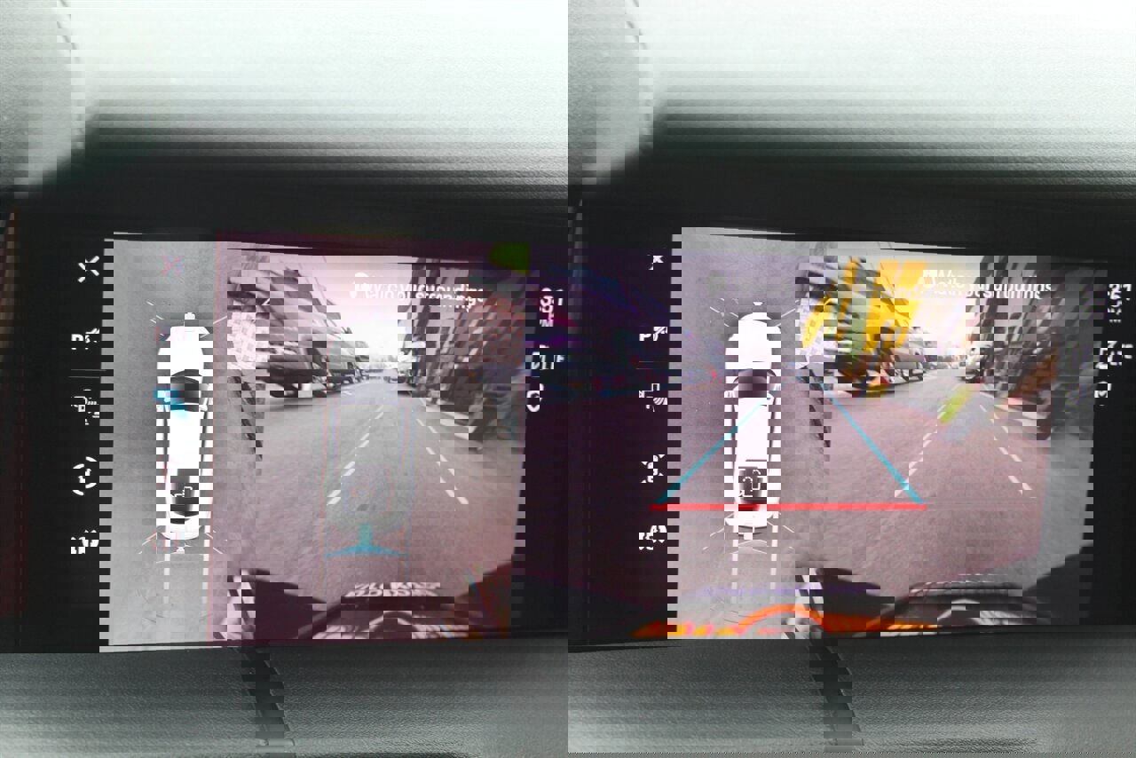 Used 2022 Porsche Taycan image 40