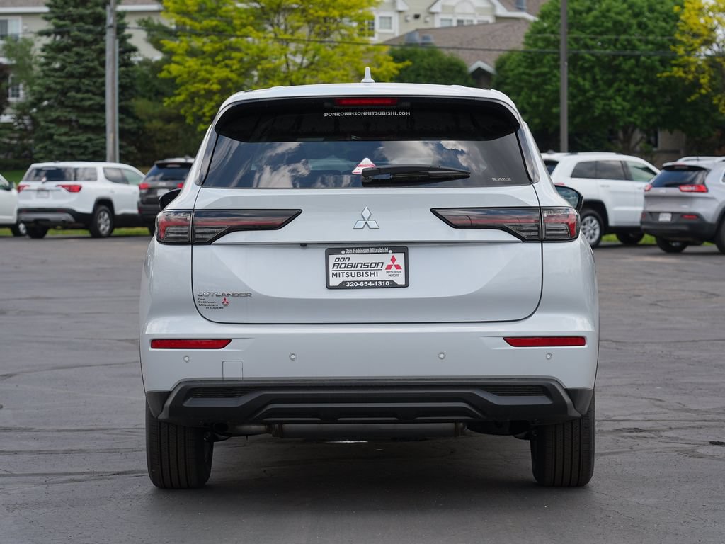 New 2026 Mitsubishi Outlander ES AWD/4WD image 4