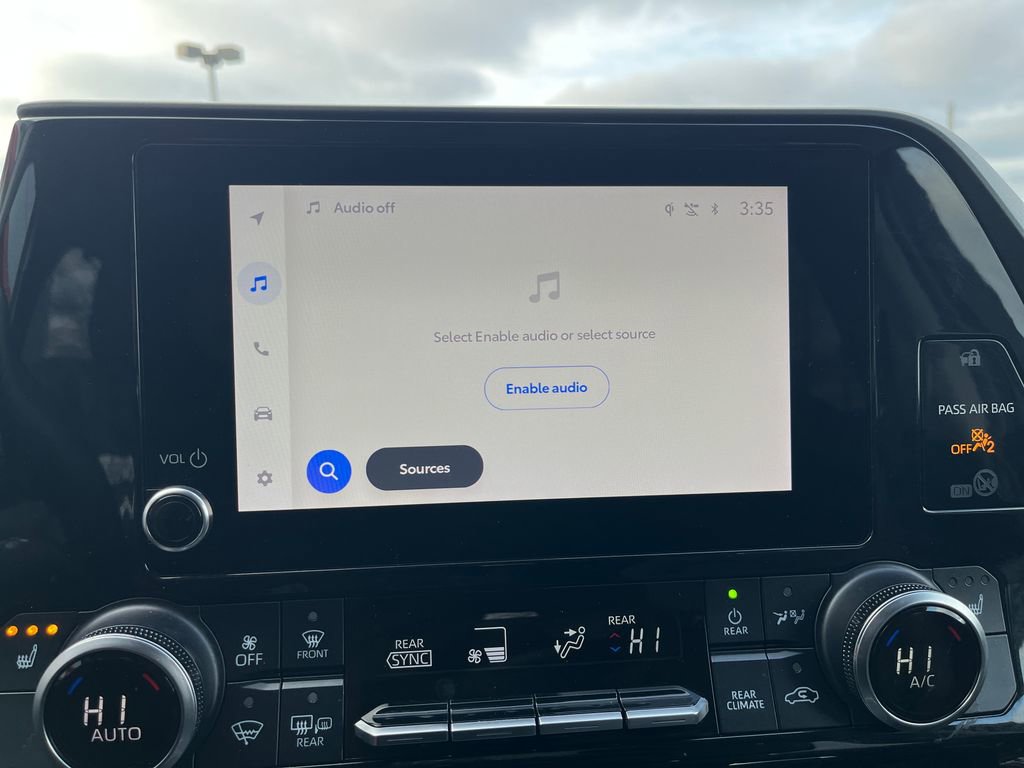 Used 2024 Toyota Highlander XLE image 19