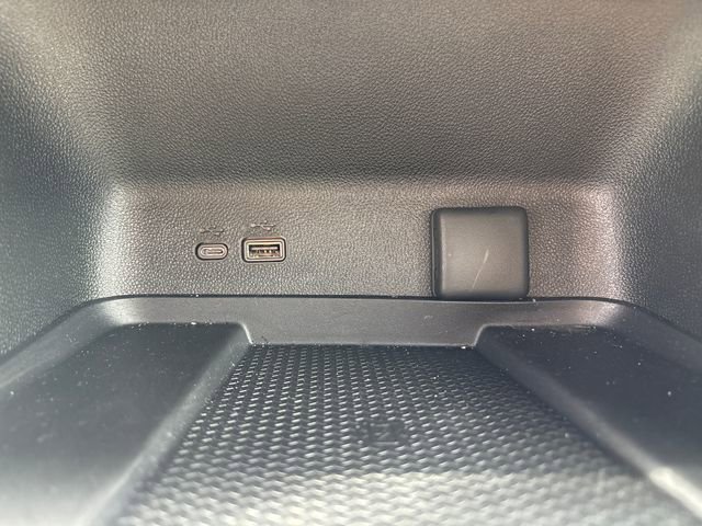 Used 2025 Chevrolet Traverse LT w/ Sun and Wheel Package image 28