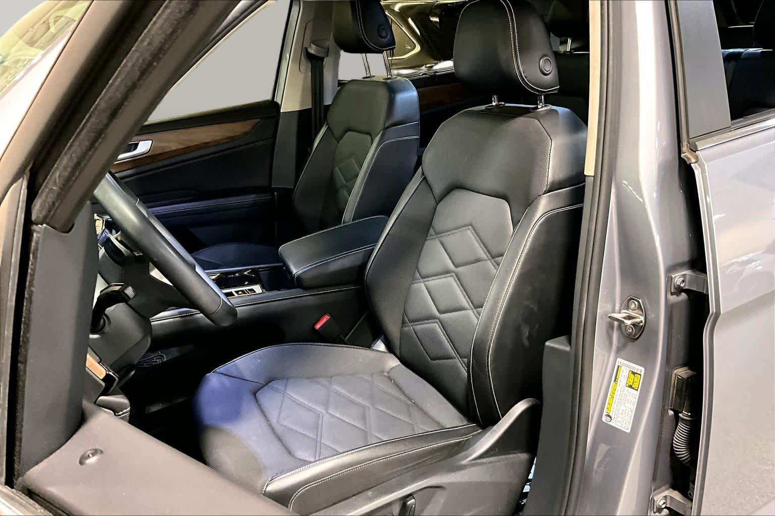 Used 2024 Volkswagen Atlas SE FWD image 8