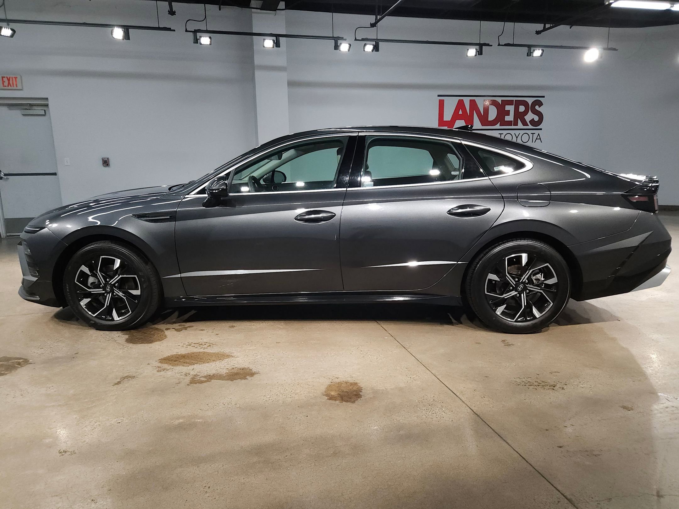 Used 2025 Hyundai Sonata SEL FWD image 4