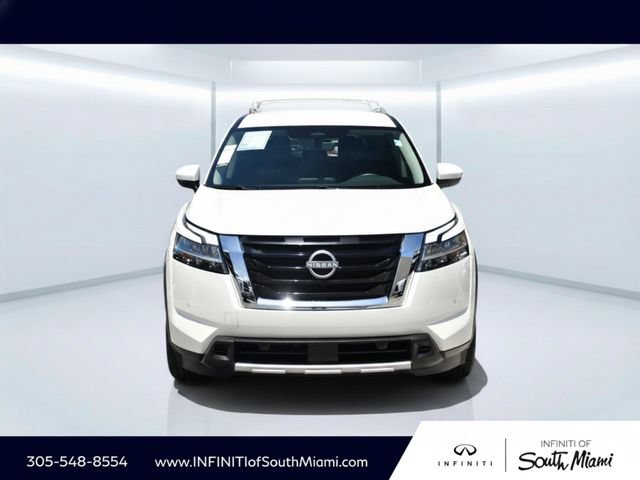 Used 2024 Nissan Pathfinder SL AWD/4WD image 2