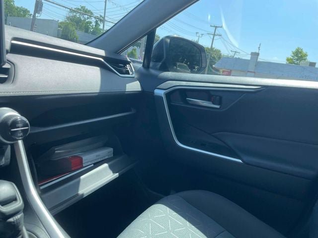 Certified 2025 Toyota RAV4 XLE AWD/4WD image 33