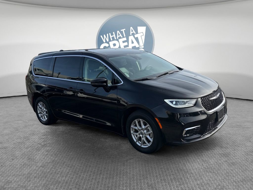 Used 2024 Chrysler Pacifica Touring-L