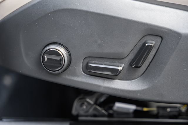 New 2026 Volvo XC90 B6 Plus w/ Protection Package Premier image 33