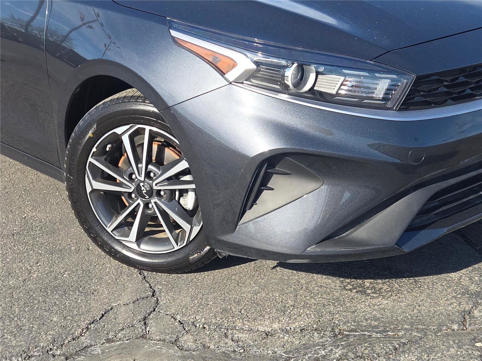 Used 2024 Kia Forte LXS image 3