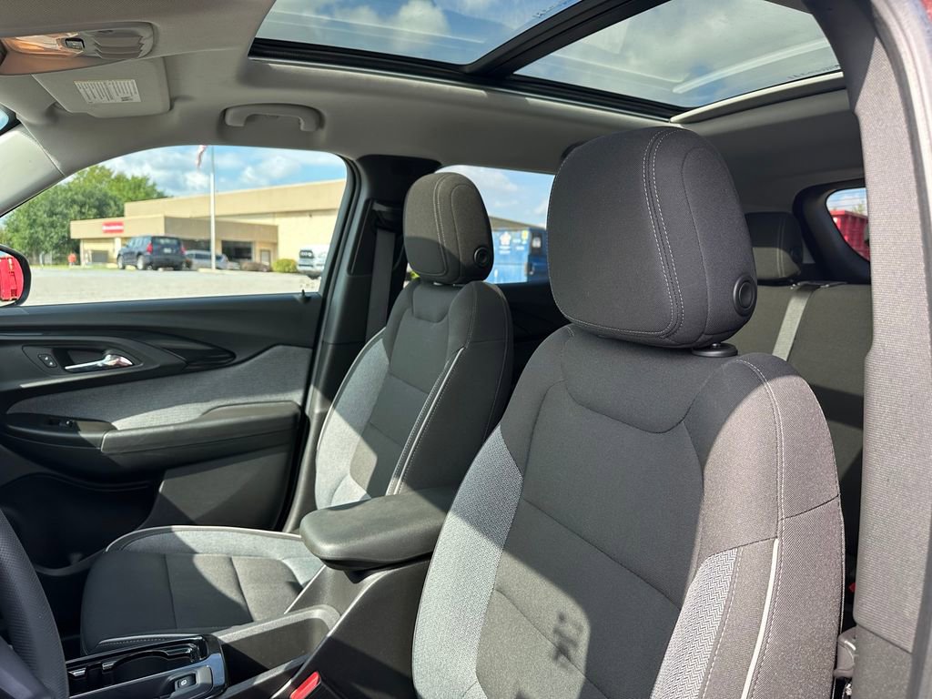 Used 2022 Chevrolet TrailBlazer LT w/ Sun and Liftgate Package image 15