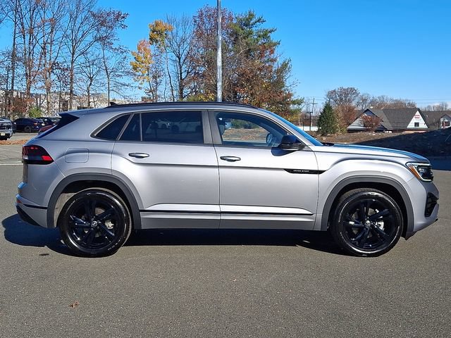 Used 2025 Volkswagen Atlas Cross Sport SEL R-Line AWD/4WD image 12