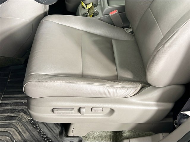 Used 2016 Honda Odyssey Touring Elite image 20
