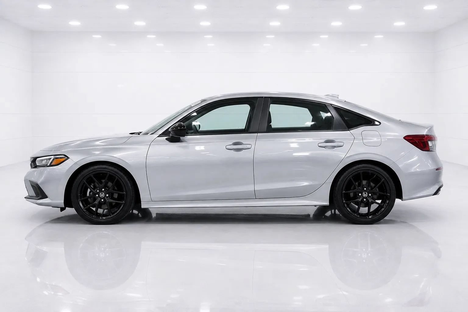 Used 2024 Honda Civic Sport image 2