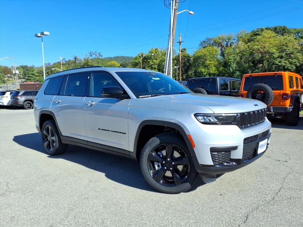 New 2025 Jeep Grand Cherokee L Altitude video 2