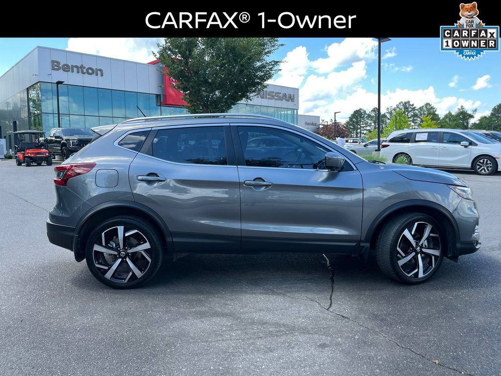 Used 2021 Nissan Rogue Sport SL w/ Premium Package FWD image 3