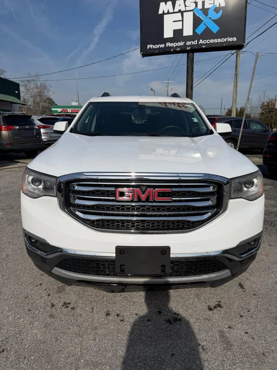 Used 2017 GMC Acadia SLT FWD image 2