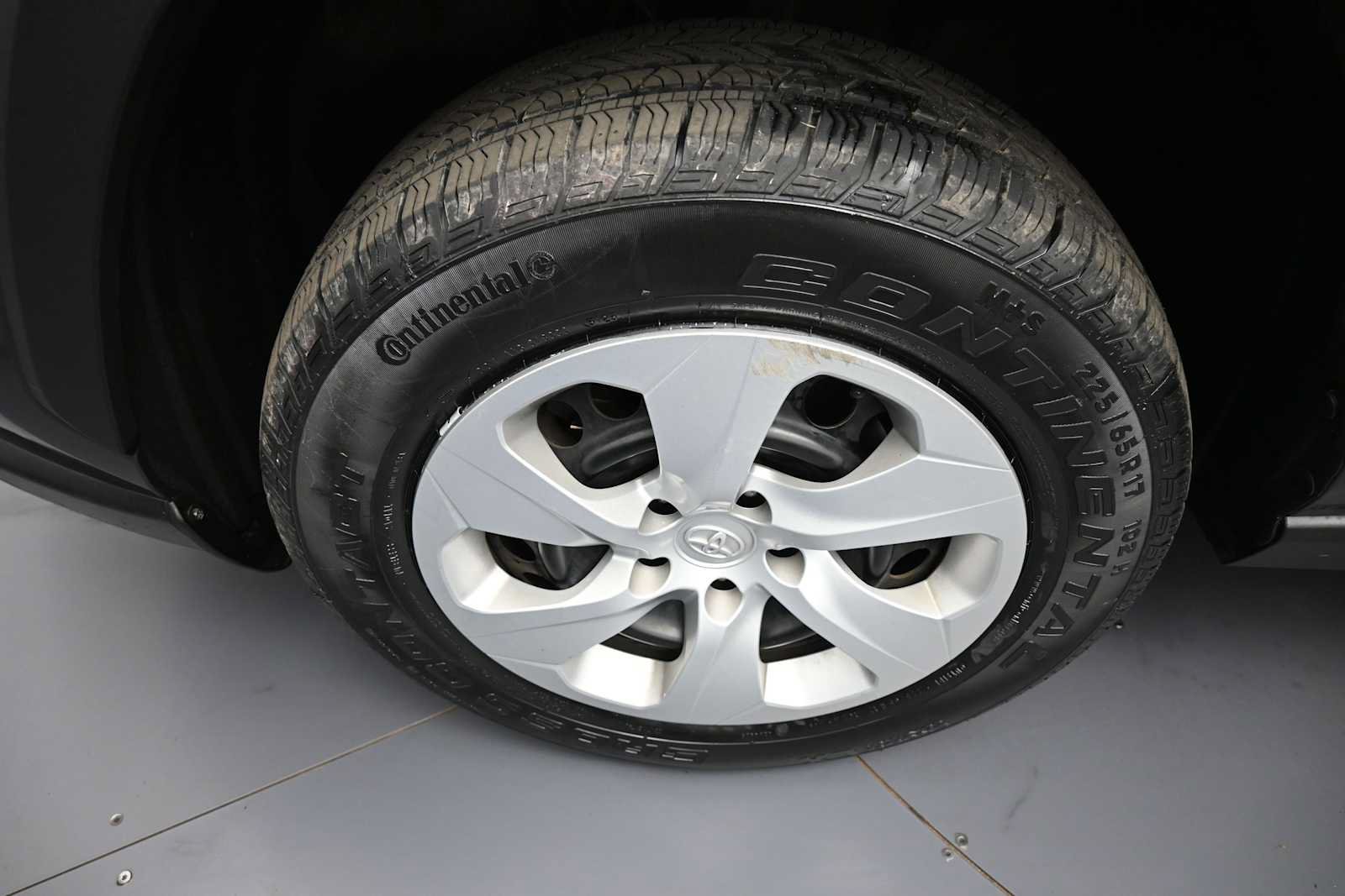 Used 2020 Toyota RAV4 LE w/ All Weather Liner Package AWD/4WD image 14