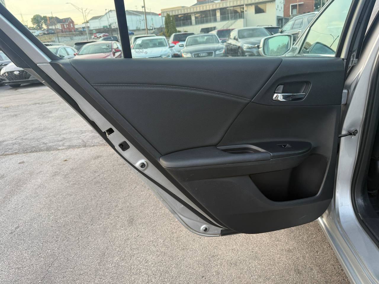 Used 2014 Honda Accord EX-L image 32