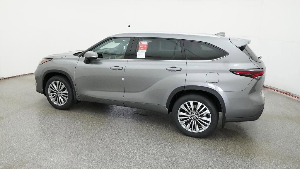 New 2026 Toyota Highlander Platinum image 11