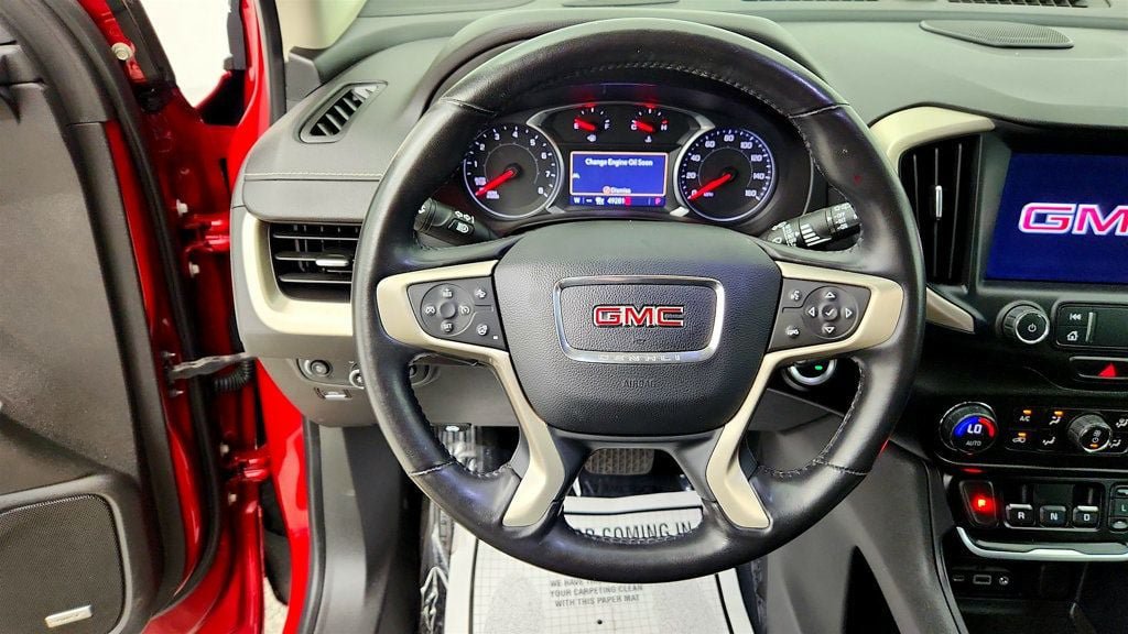 Used 2020 GMC Terrain Denali w/ Denali Premium Package FWD image 15