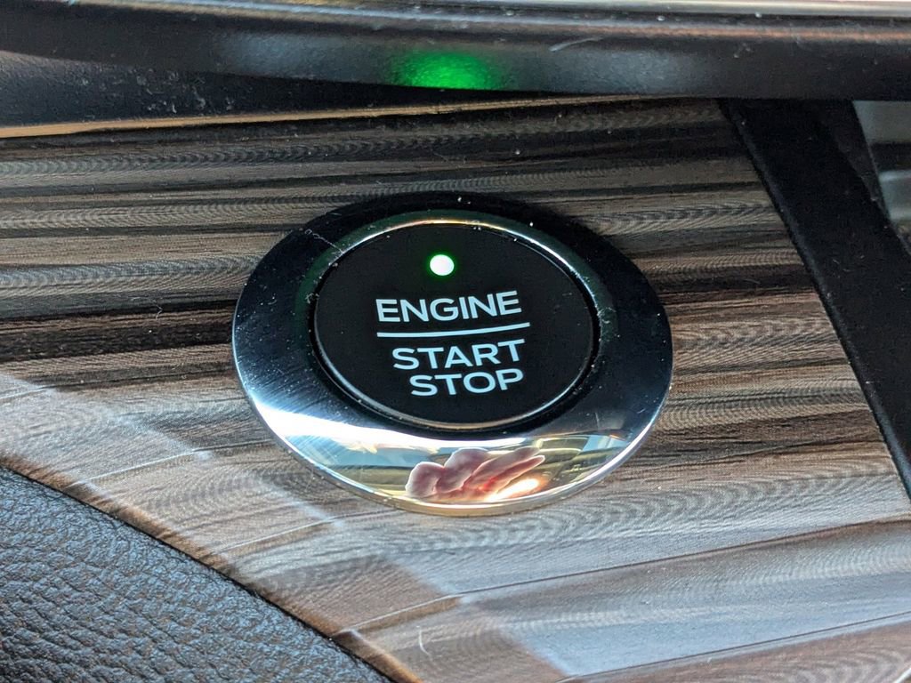 Used 2020 Ford Explorer Limited image 26