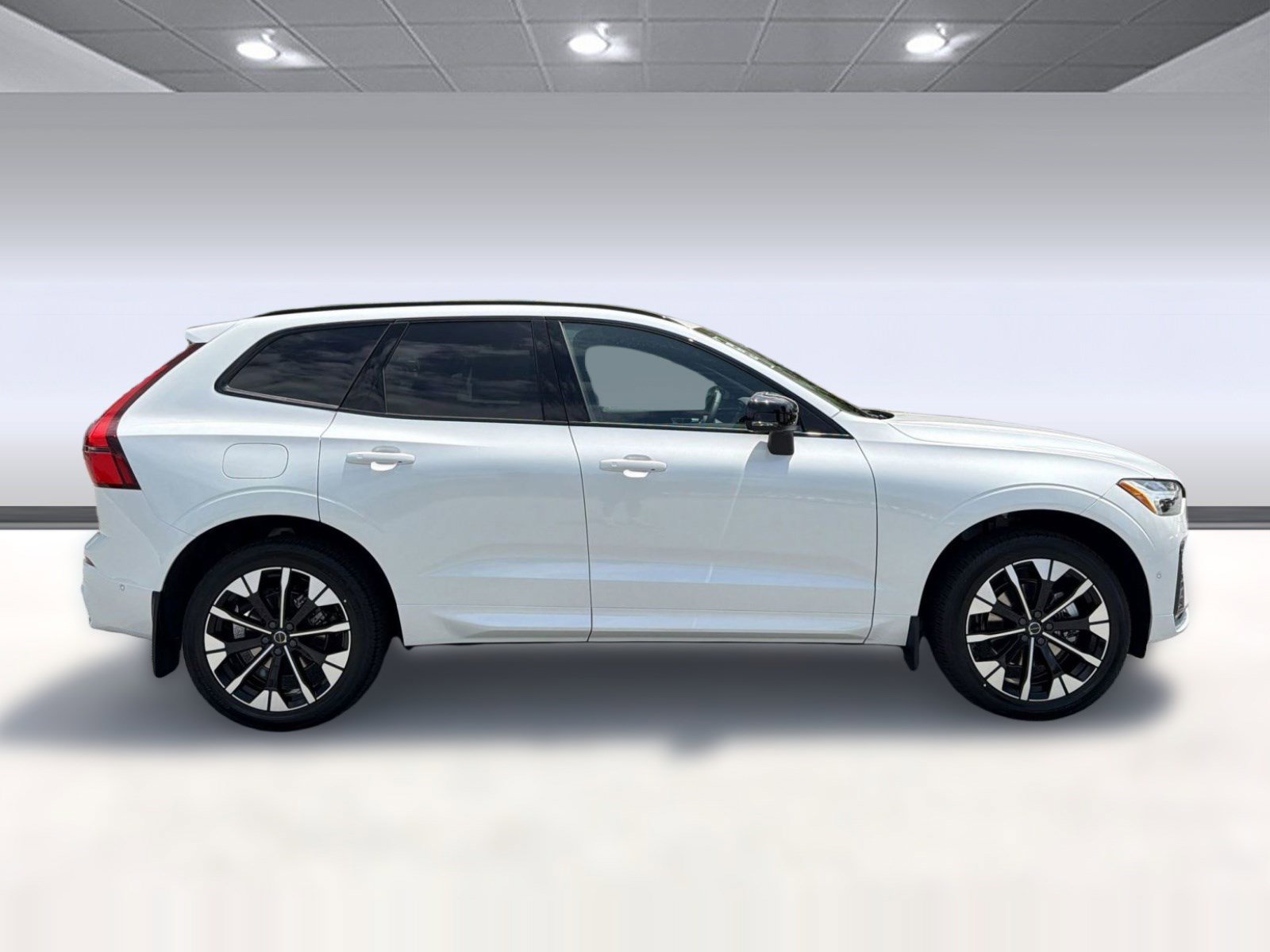 New 2026 Volvo XC60 B5 Plus w/ Climate Package AWD/4WD image 8