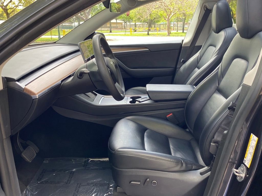 Used 2025 Tesla Model Y Long Range image 32