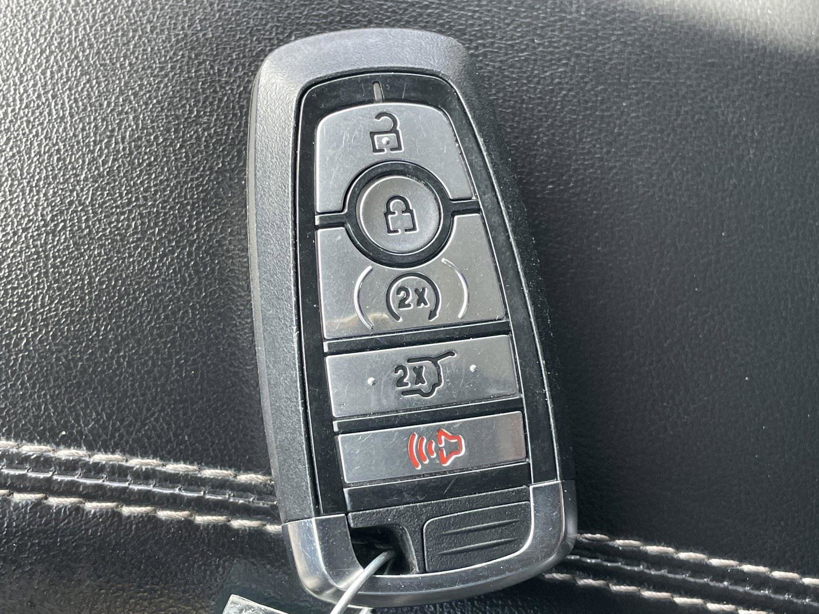 Used 2023 Ford Explorer XLT w/ Equipment Group 202A image 25