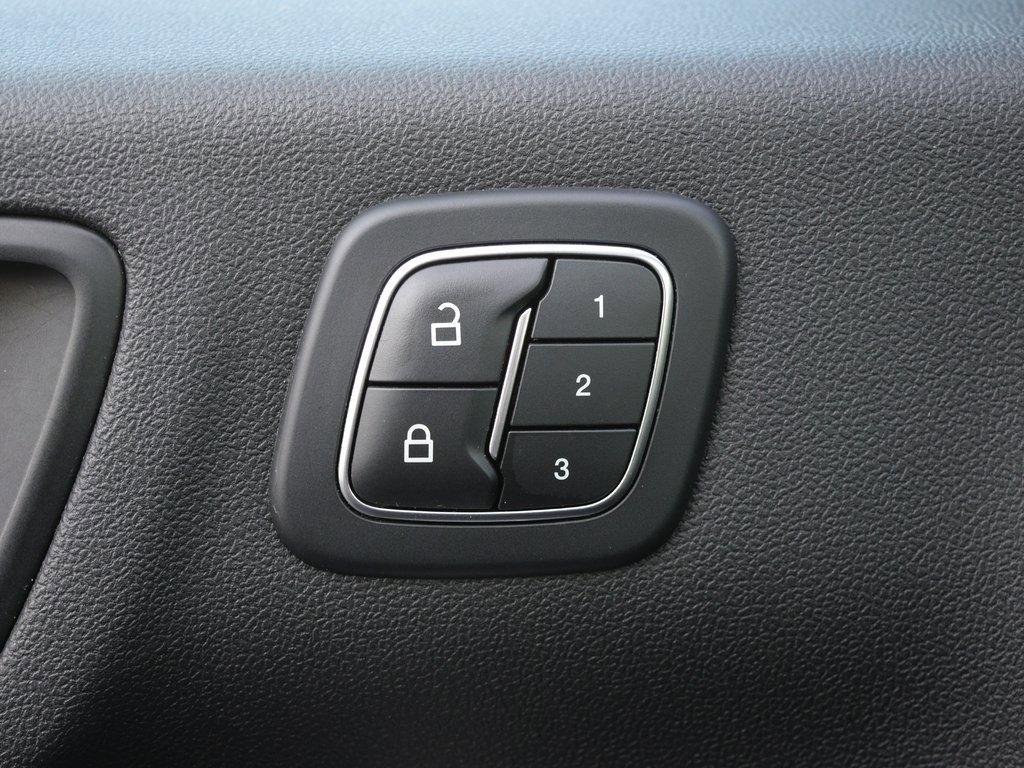 Used 2022 Ford Escape Titanium image 23