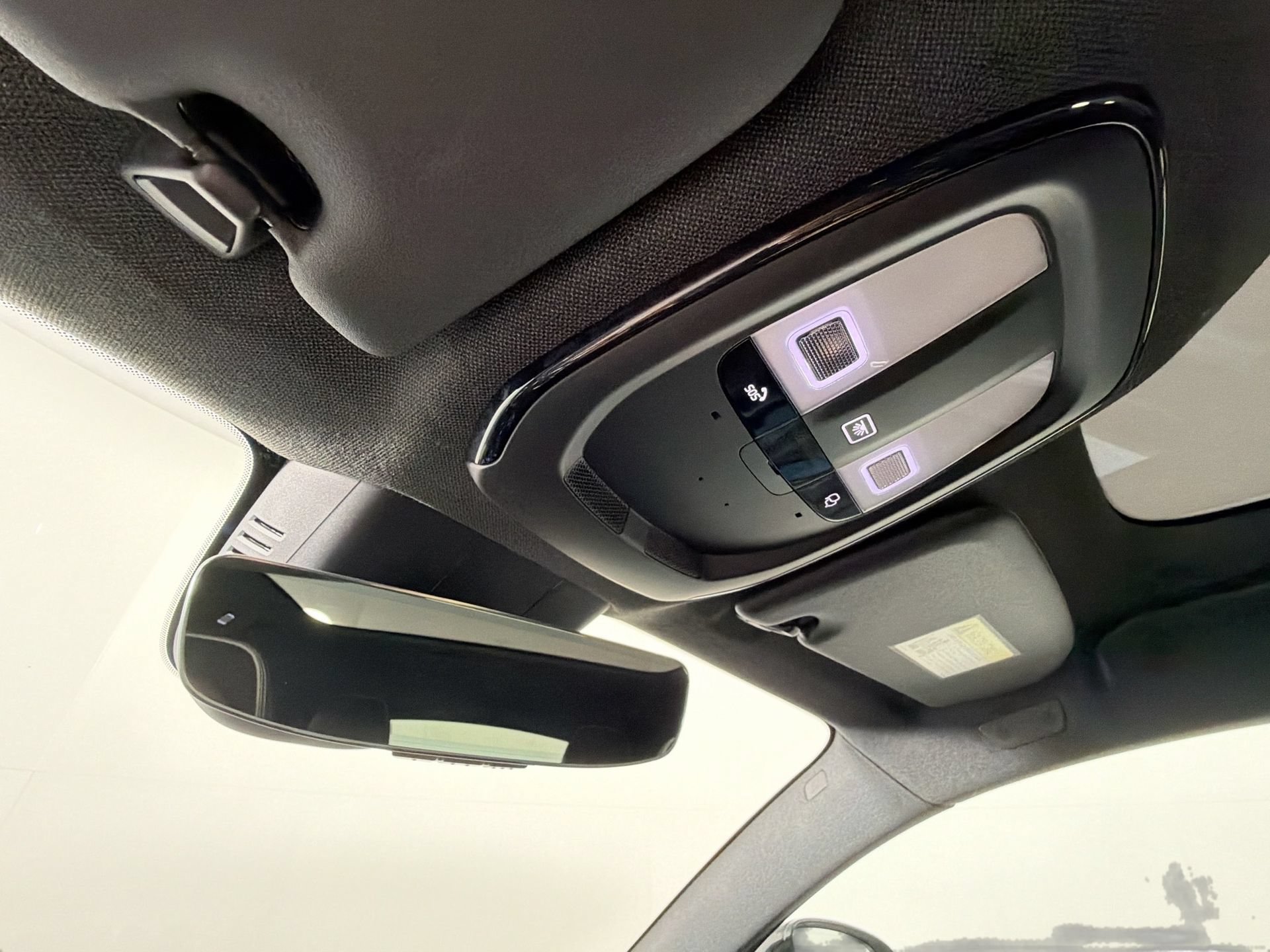 Certified 2023 Volvo C40 P8 Recharge Ultimate w/ Protection Package Premier AWD/4WD image 19