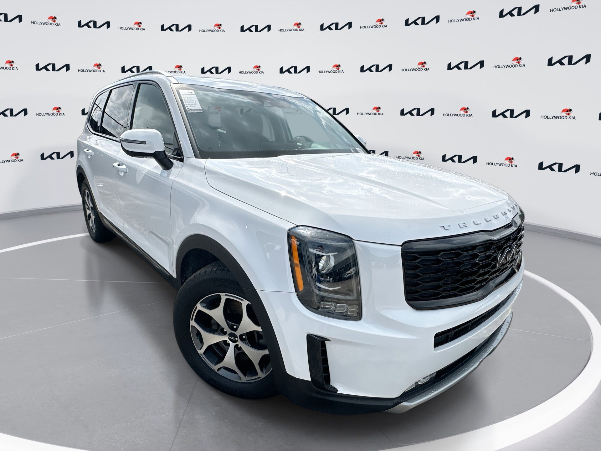 Certified 2022 Kia Telluride EX w/ Towing Package