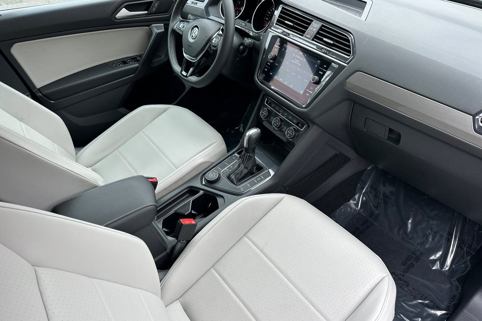 Used 2021 Volkswagen Tiguan SE AWD/4WD image 15