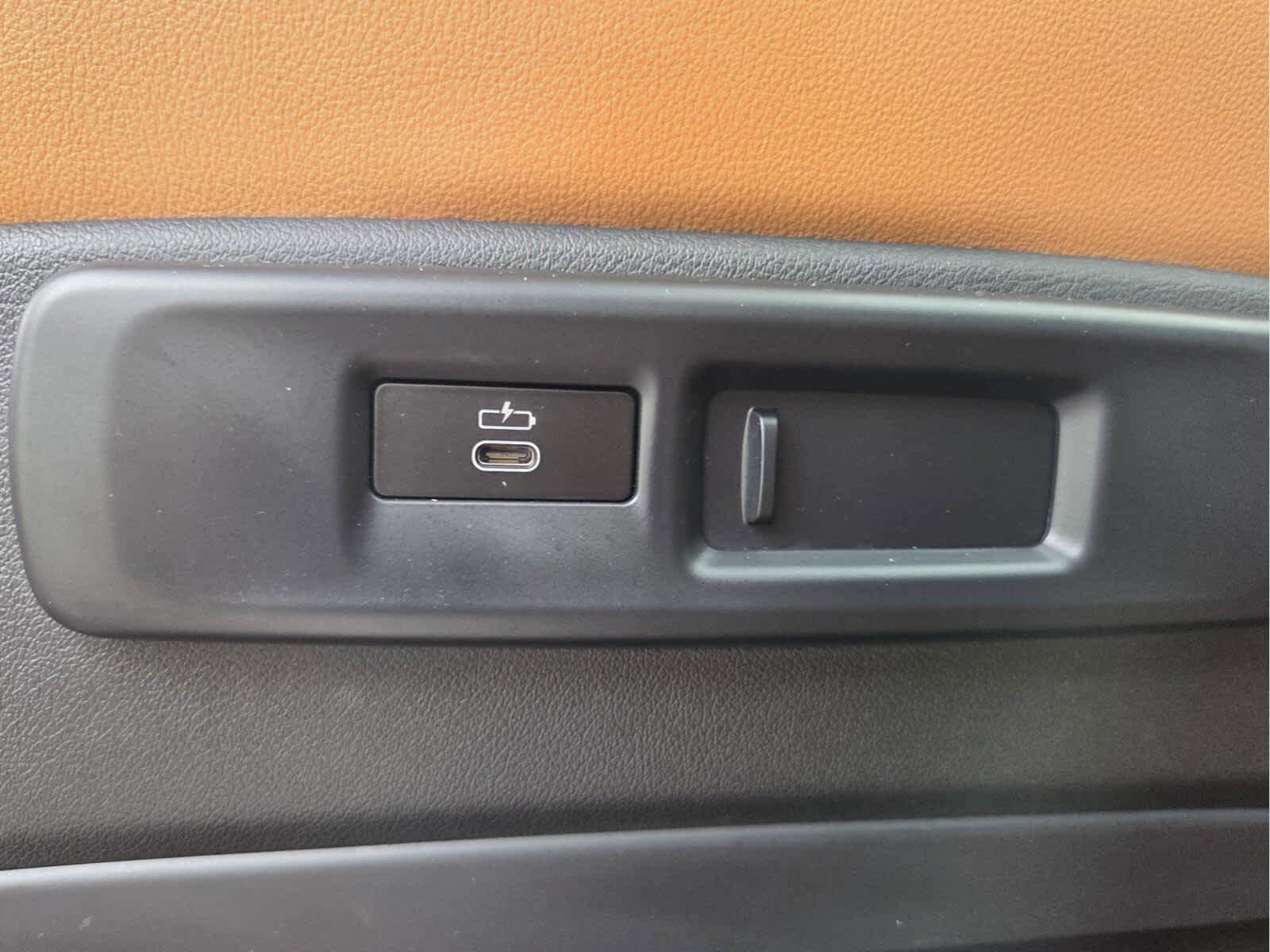 Used 2021 BMW X7 M50i AWD/4WD image 13