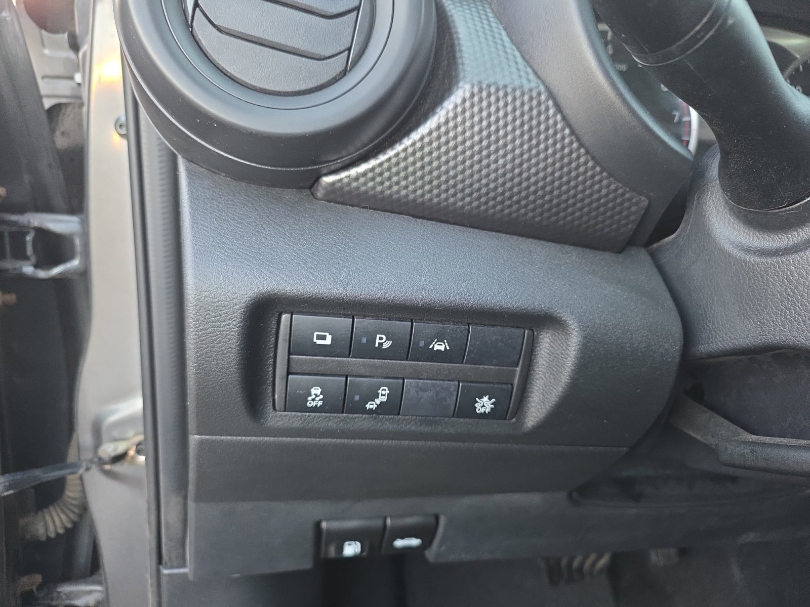 Used 2020 Nissan Kicks S image 22